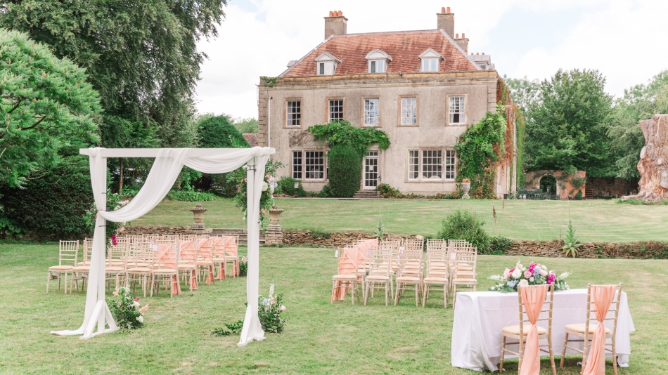 Gallery image 1: holbrook-manor