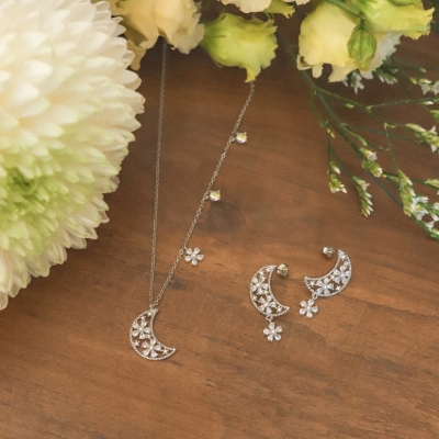 Fashion News: Celestial jewellery brand Luna Charles held a VIP brunch honouring May 12th Flower Moon