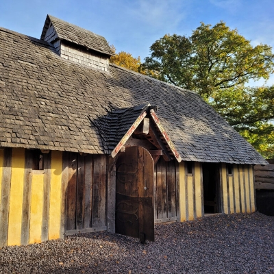 Celebrate Your Wedding in Historic Style: Celebrant-Led Ceremonies at Glastonbury’s Saxon Longhall and Abbey Barn