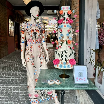 Holly Miller's cakes are the height of fashion!