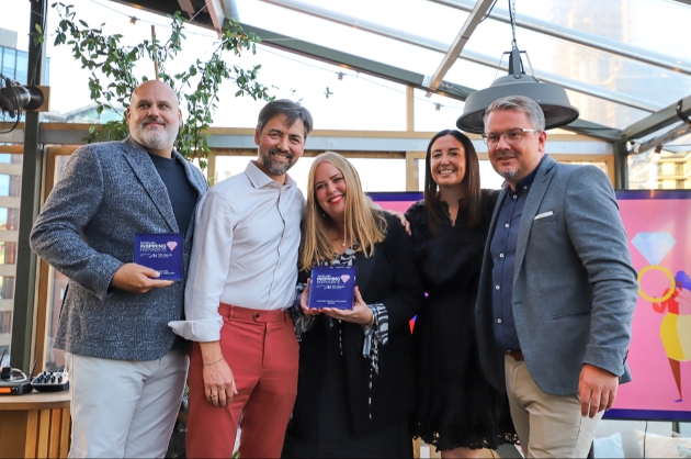 Titcombe Bespoke Jewellery team with their award. 