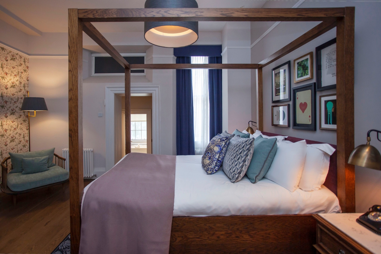 Hotel Indigo Bath bedroom suite